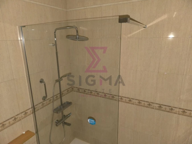 Apartamento T2 para Venda em Bombarral e Vale Covo Foto 18