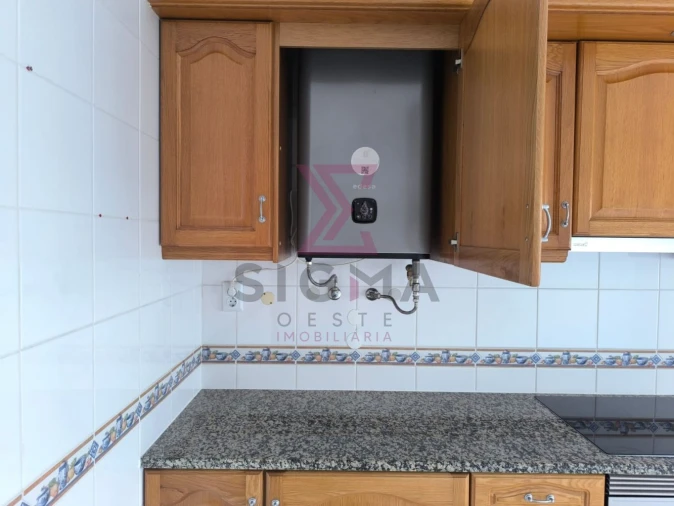 Apartamento T2 para Venda em Bombarral e Vale Covo Foto 7