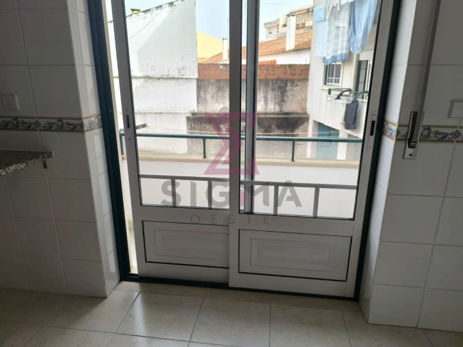 Apartamento T2 para Venda em Bombarral e Vale Covo Foto 9