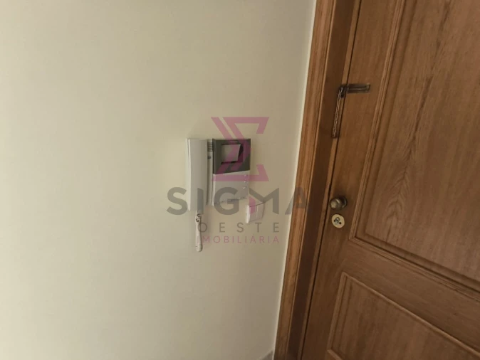 Apartamento T2 para Venda em Bombarral e Vale Covo Foto 24