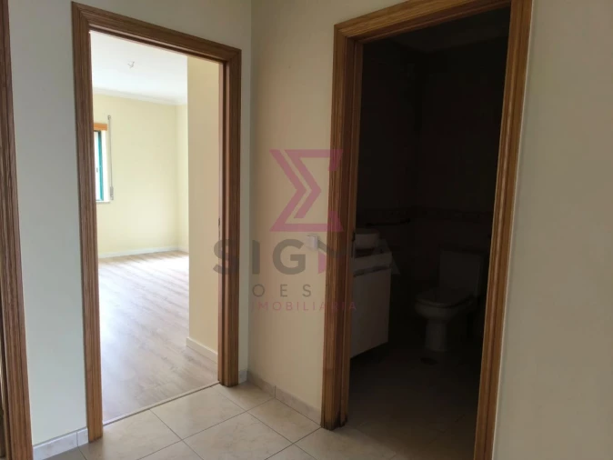 Apartamento T2 para Venda em Bombarral e Vale Covo Foto 27