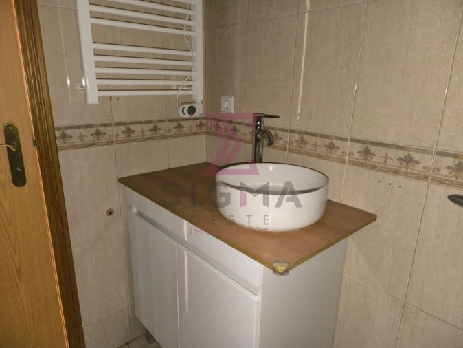 Apartamento T2 para Venda em Bombarral e Vale Covo Foto 14
