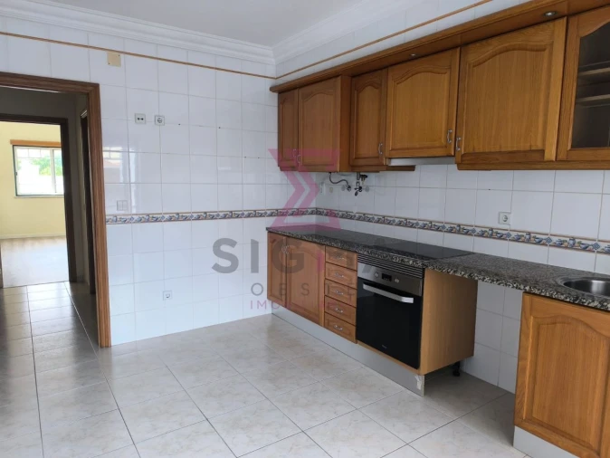 Apartamento T2 para Venda em Bombarral e Vale Covo Foto 3