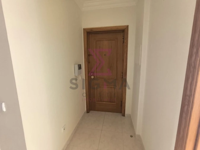 Apartamento T2 para Venda em Bombarral e Vale Covo Foto 25