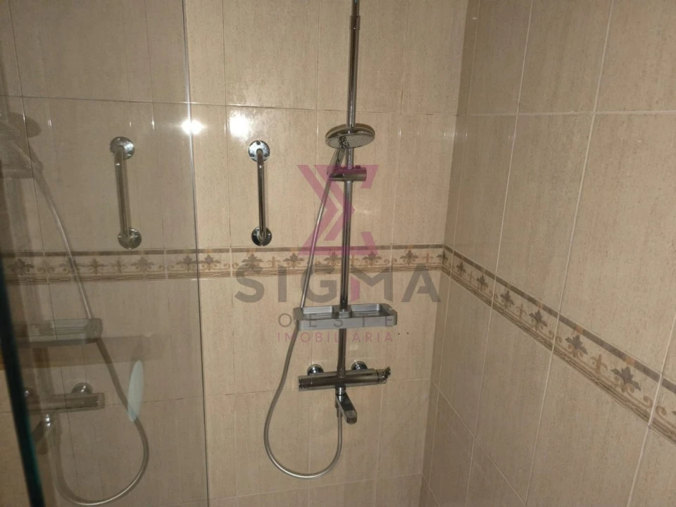 Apartamento T2 para Venda em Bombarral e Vale Covo Foto 19