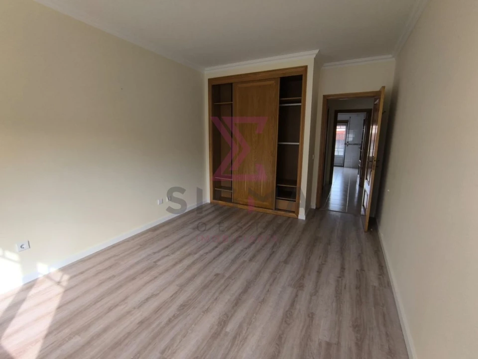 Apartamento T2 para Venda em Bombarral e Vale Covo Foto 22