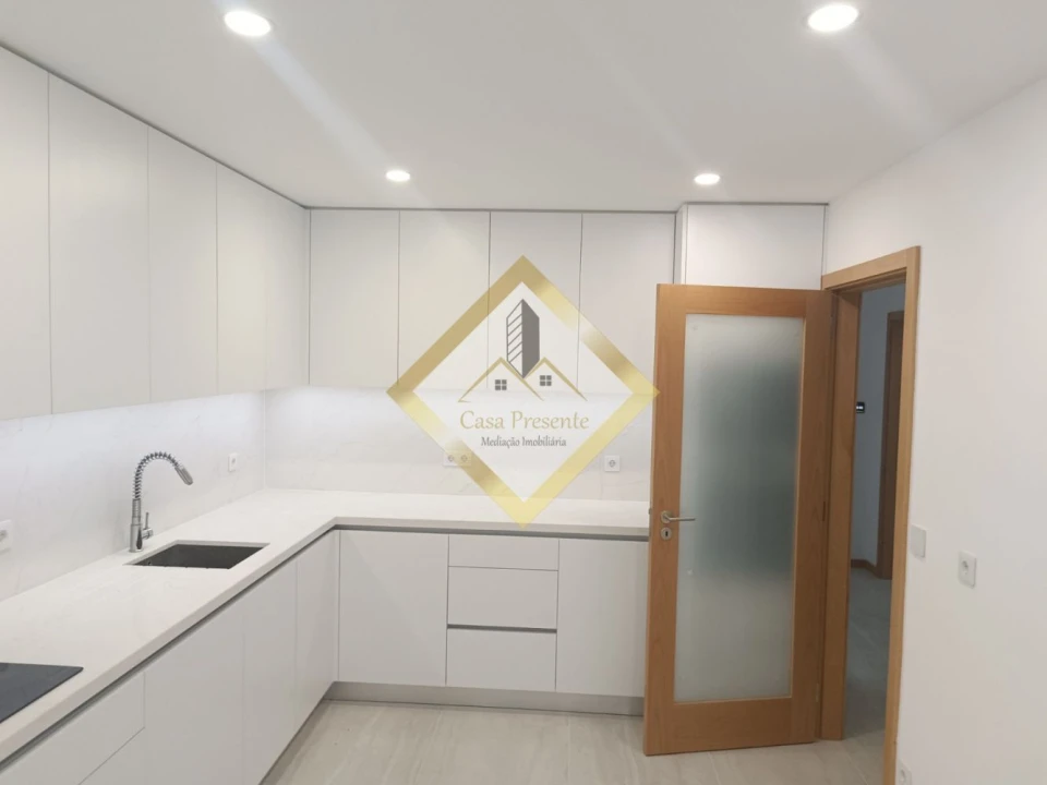 Moradia T4 para Venda em Gondomar (São Cosme), Valbom e Jovim Foto 9