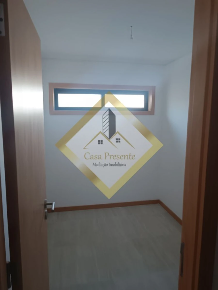 Moradia T4 para Venda em Gondomar (São Cosme), Valbom e Jovim Foto 12