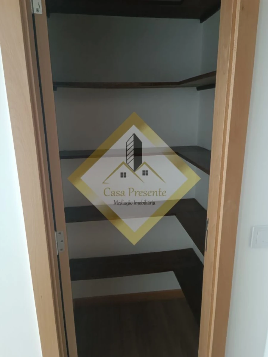 Moradia T4 para Venda em Gondomar (São Cosme), Valbom e Jovim Foto 32