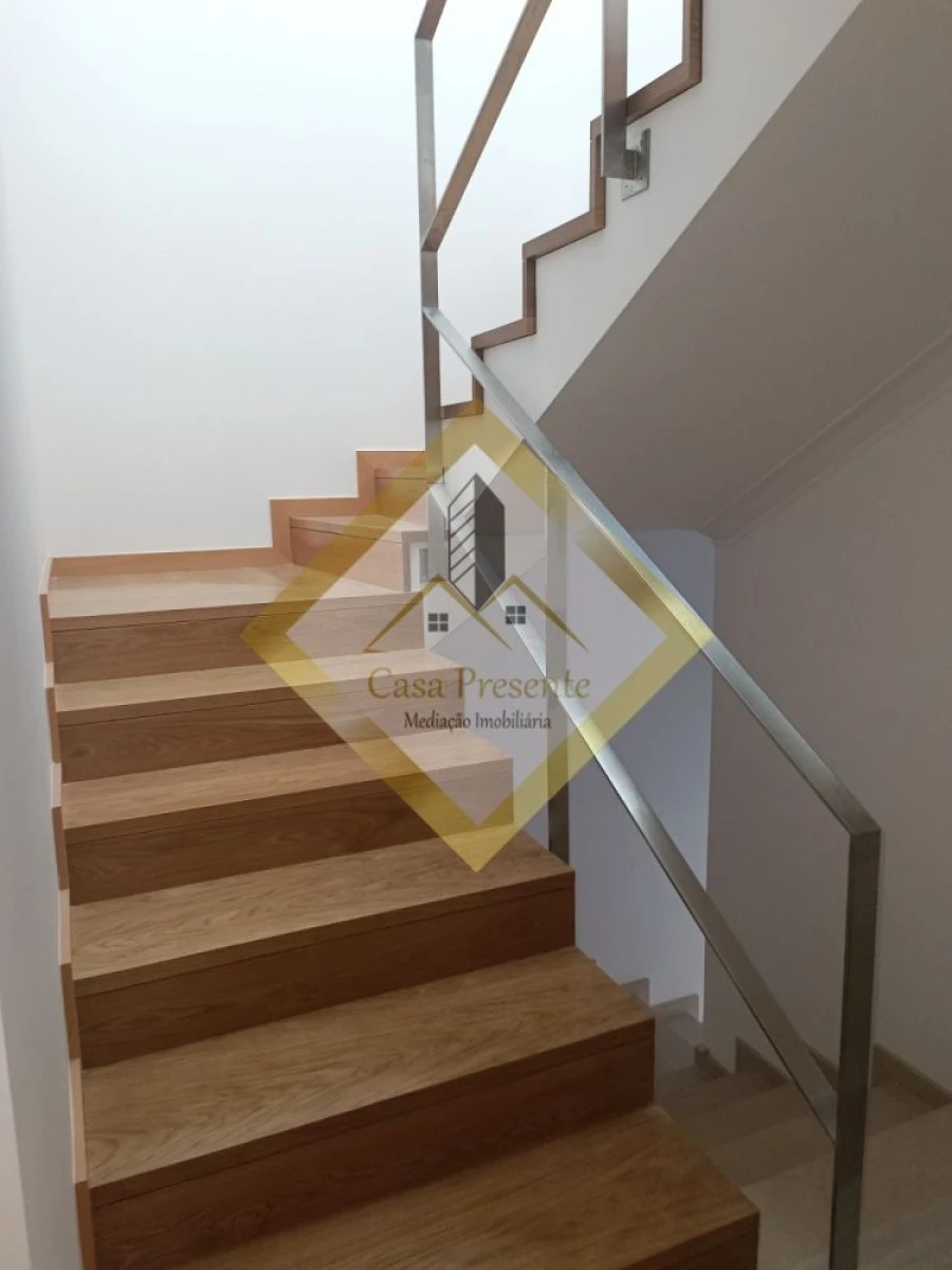 Moradia T4 para Venda em Gondomar (São Cosme), Valbom e Jovim Foto 15