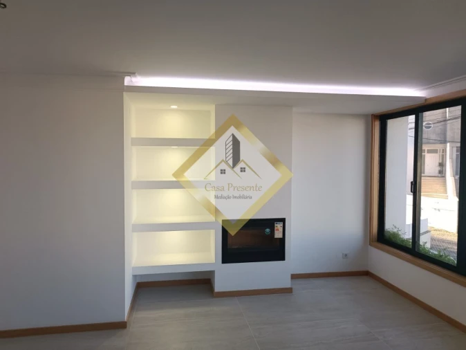 Moradia T4 para Venda em Gondomar (São Cosme), Valbom e Jovim Foto 4