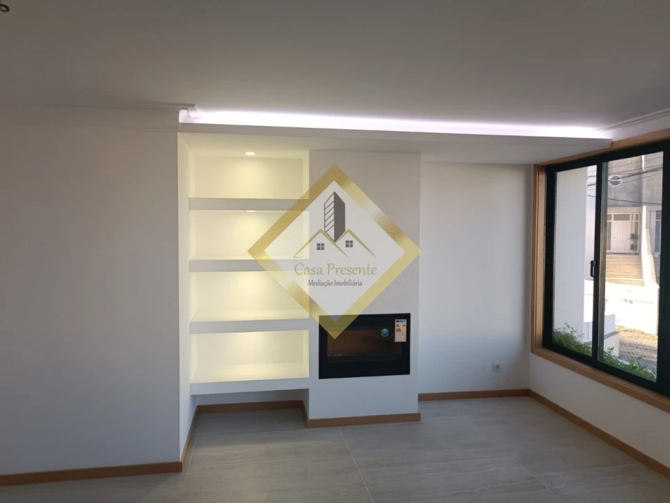 Moradia T4 para Venda em Gondomar (São Cosme), Valbom e Jovim Foto 4