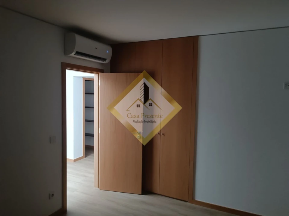 Moradia T4 para Venda em Gondomar (São Cosme), Valbom e Jovim Foto 37