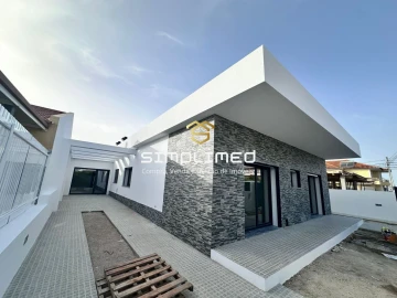 Moradia T4 para Venda em Fernao Ferro