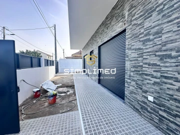 Moradia T4 para Venda em Fernao Ferro