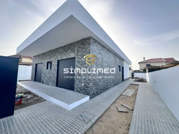 Moradia T4 para Venda em Fernao Ferro