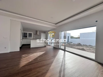 Moradia T4 para Venda em Fernao Ferro