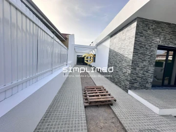Moradia T4 para Venda em Fernao Ferro