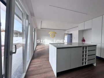 Moradia T4 para Venda em Fernao Ferro