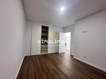 Moradia T4 para Venda em Fernao Ferro