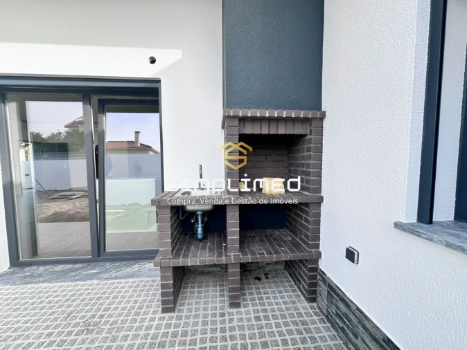 Moradia T4 para Venda em Fernao Ferro Foto 10