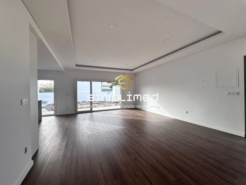 Moradia T4 para Venda em Fernao Ferro Foto 38
