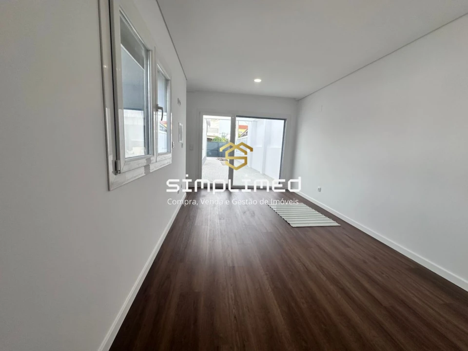 Moradia T4 para Venda em Fernao Ferro Foto 29