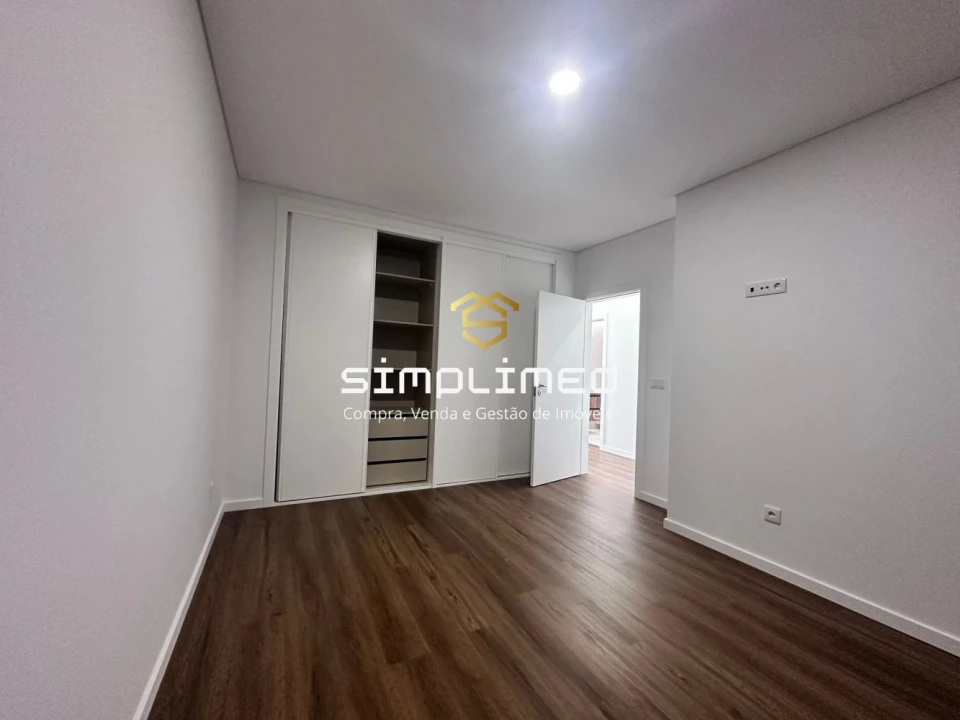 Moradia T4 para Venda em Fernao Ferro Foto 39