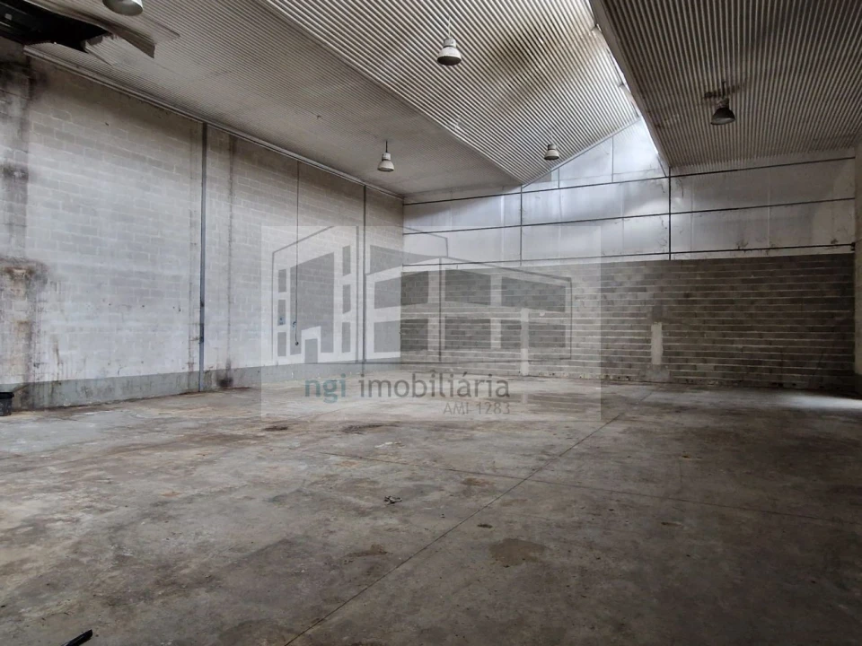 Loja para Arrendamento em Quinta do Anjo Foto 1