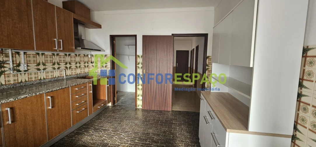 Apartamento T3 para Venda em Salgueiro do Campo Foto 4