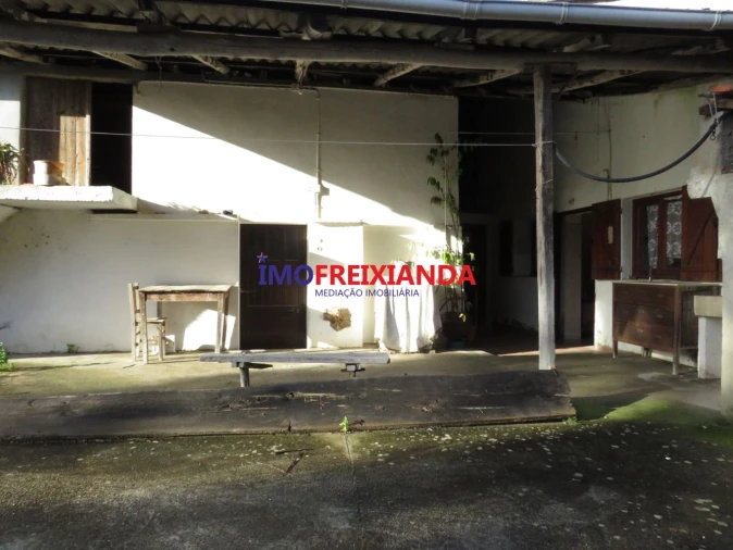 Moradia T4 para Venda em Pelma Foto 7