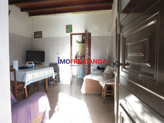 Moradia T4 para Venda em Pelma Foto 9