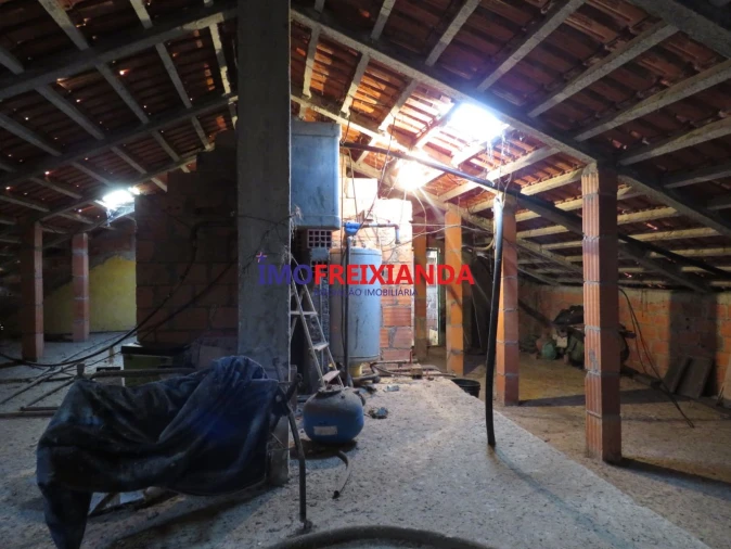 Moradia T4 para Venda em Pelma Foto 43