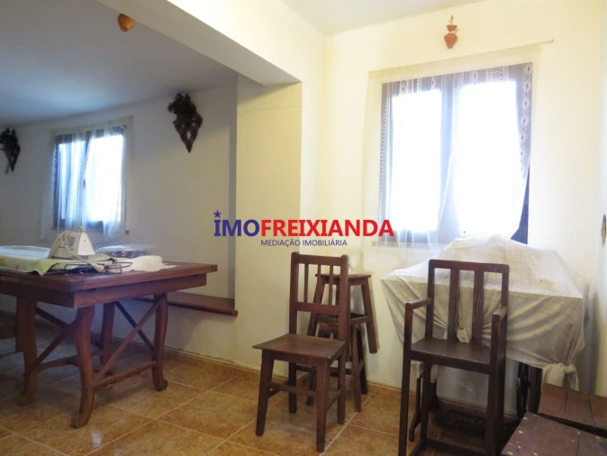 Moradia T4 para Venda em Pelma Foto 31