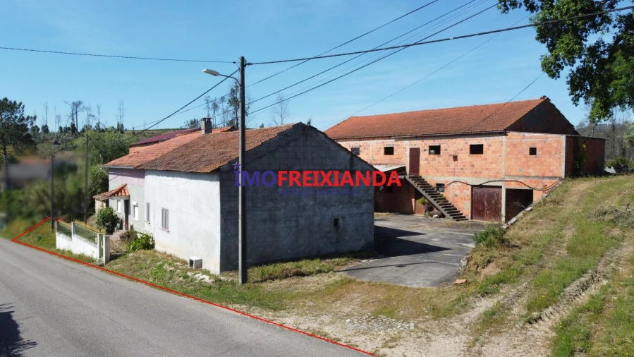 Moradia T4 para Venda em Pelma Foto 2