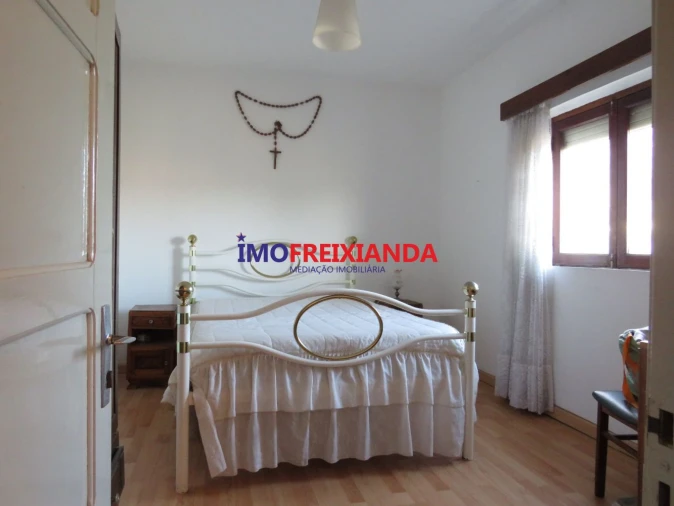 Moradia T4 para Venda em Pelma Foto 20