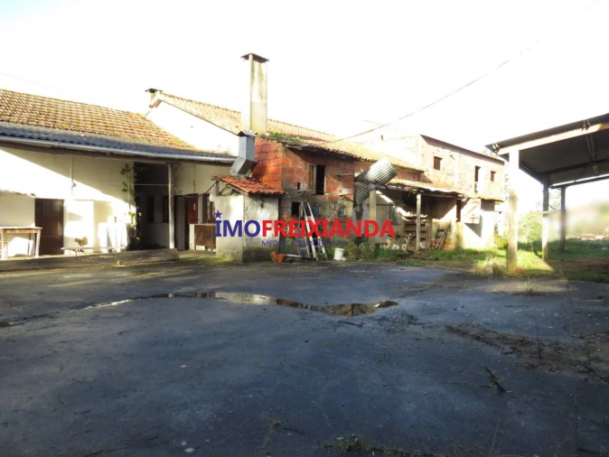 Moradia T4 para Venda em Pelma Foto 5