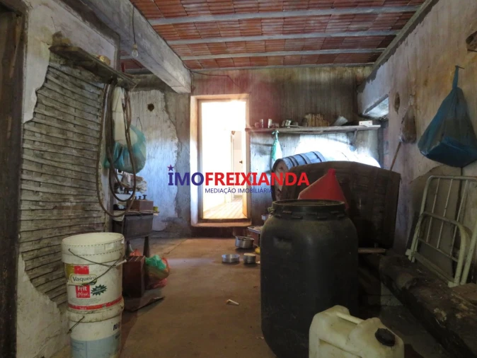 Moradia T4 para Venda em Pelma Foto 30