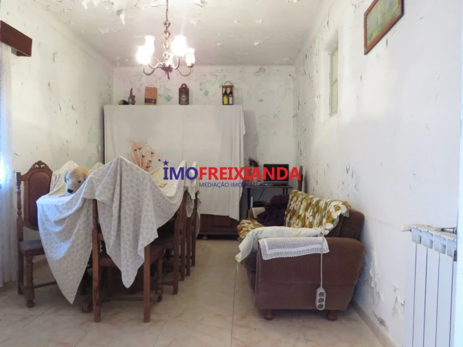 Moradia T4 para Venda em Pelma Foto 18