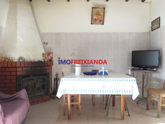 Moradia T4 para Venda em Pelma Foto 10