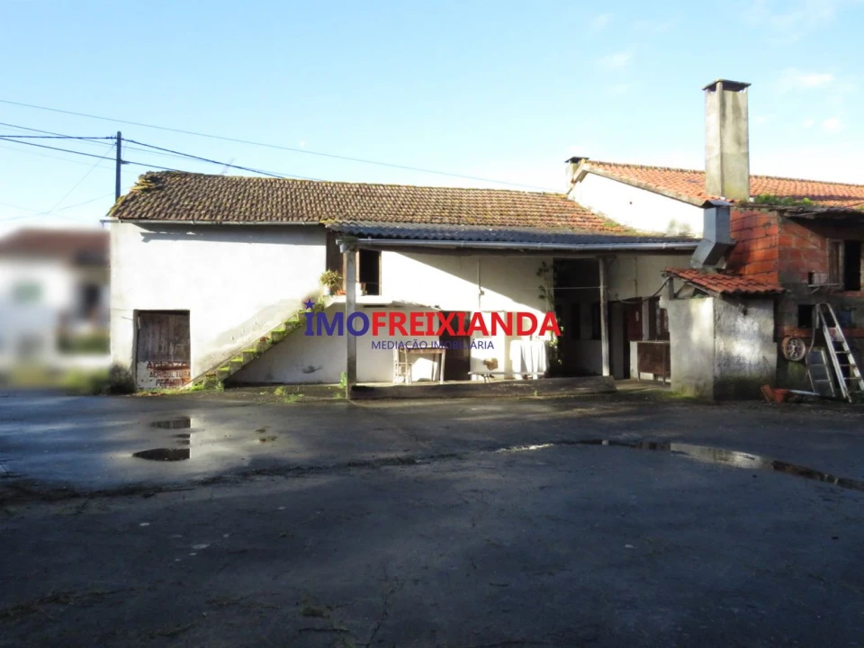 Moradia T4 para Venda em Pelma Foto 4