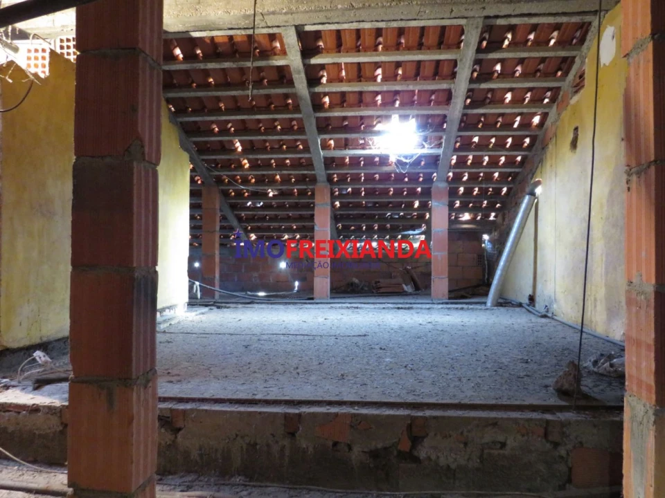 Moradia T4 para Venda em Pelma Foto 38