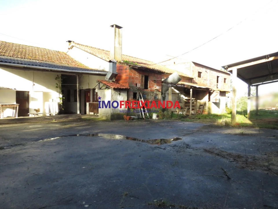 Moradia T4 para Venda em Pelma Foto 5