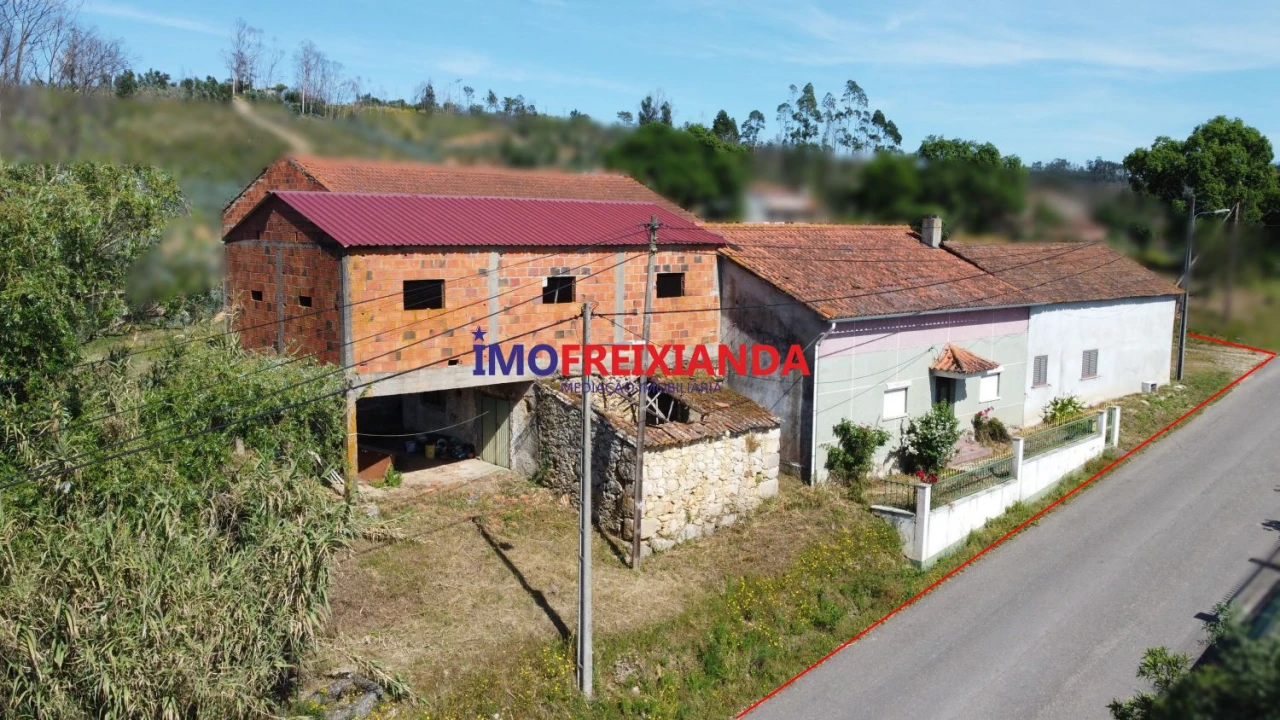 Moradia T4 para Venda em Pelma Foto 48