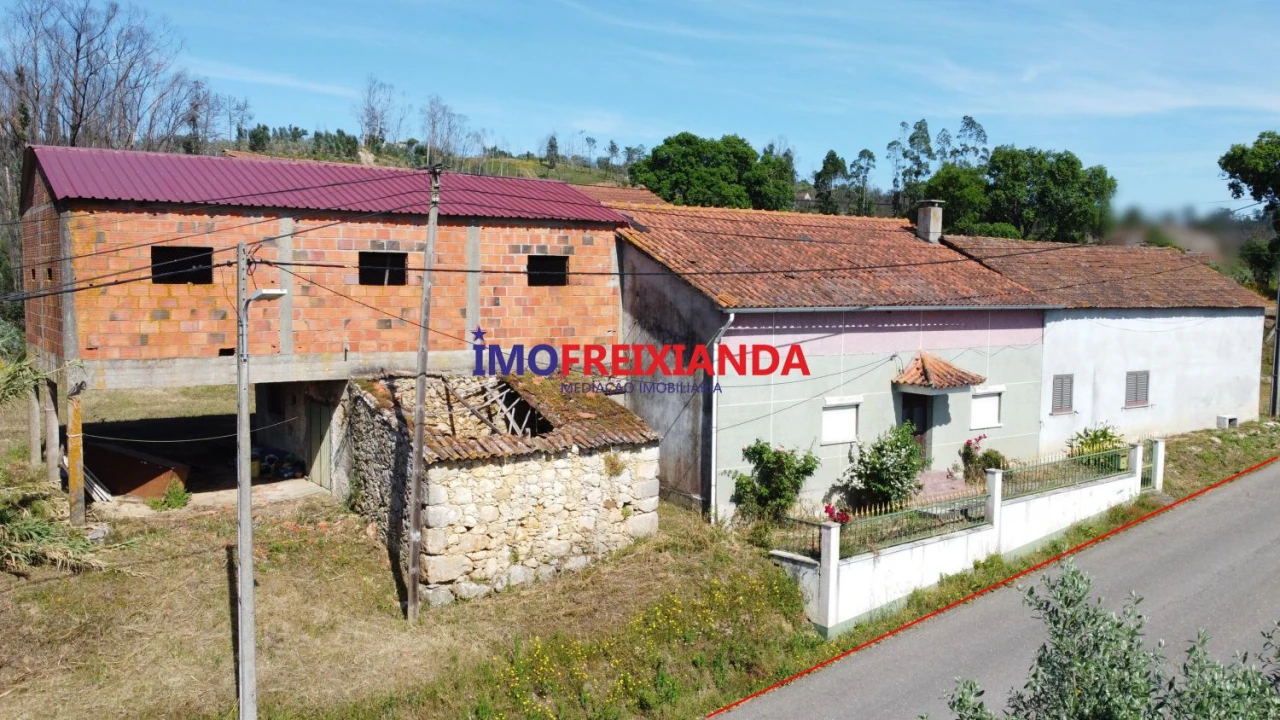 Moradia T4 para Venda em Pelma Foto 49