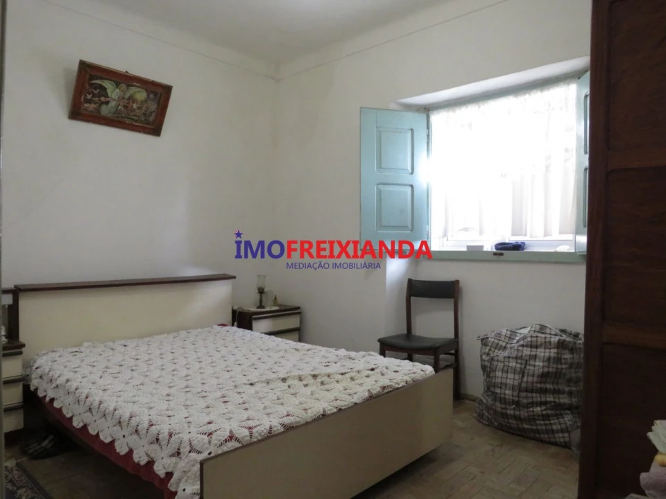 Moradia T4 para Venda em Pelma Foto 26