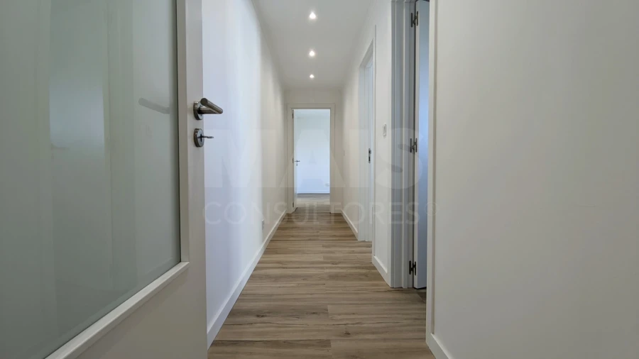 Apartamento T2 para Arrendamento em Póvoa de Santa Iria e Forte da Casa Foto 2