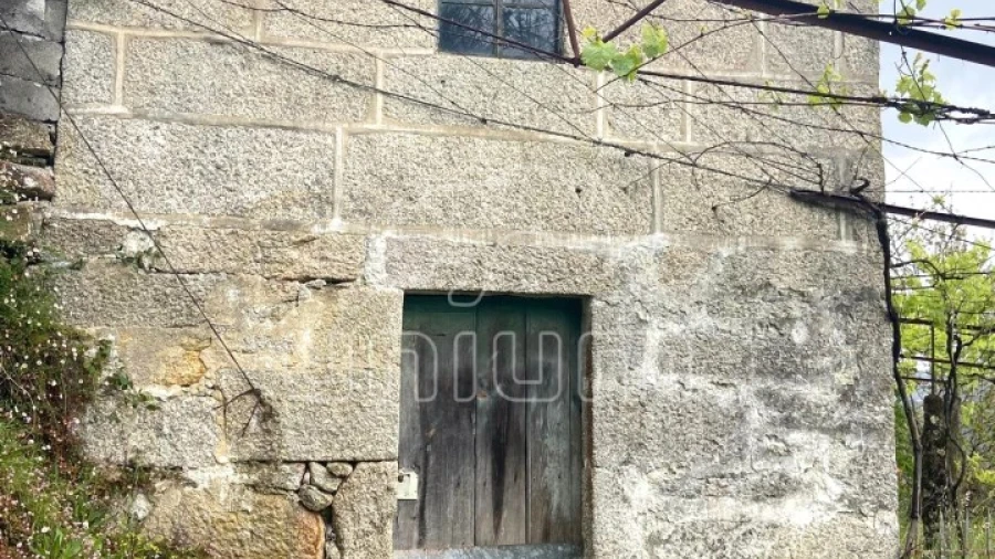 Moradia T2 para Venda em São Jorge e Ermelo