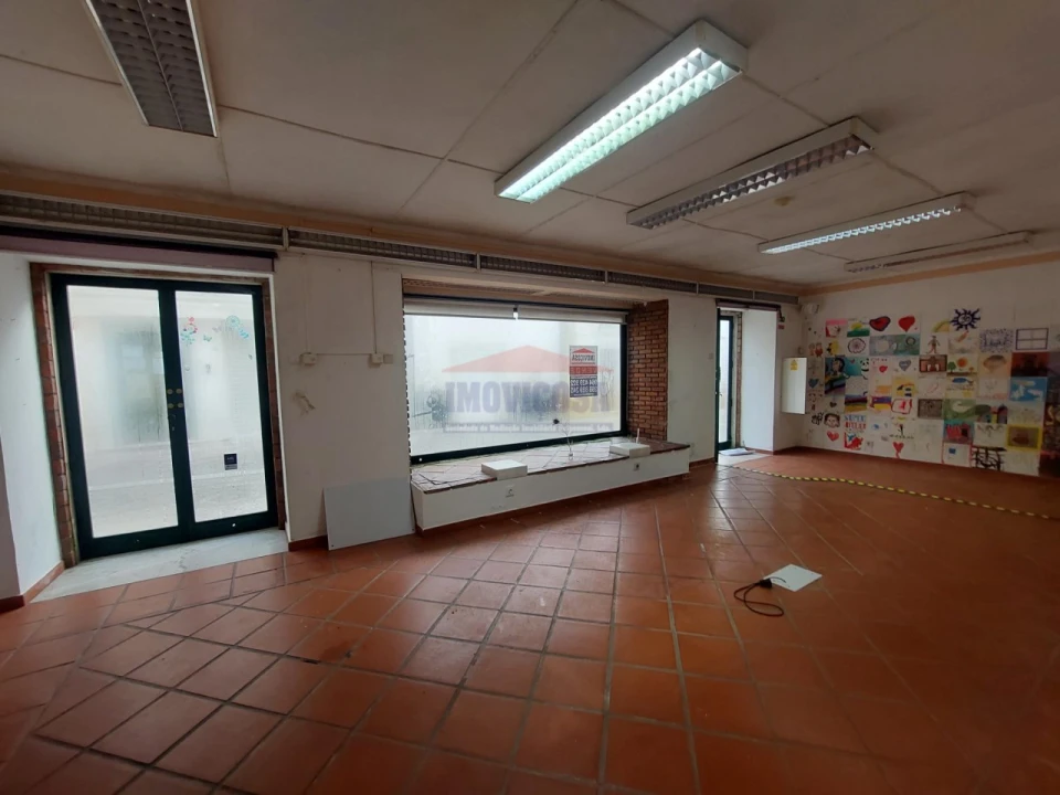 Loja para Arrendamento em Nossa Senhora da Conceição e São Bartolomeu Foto 6