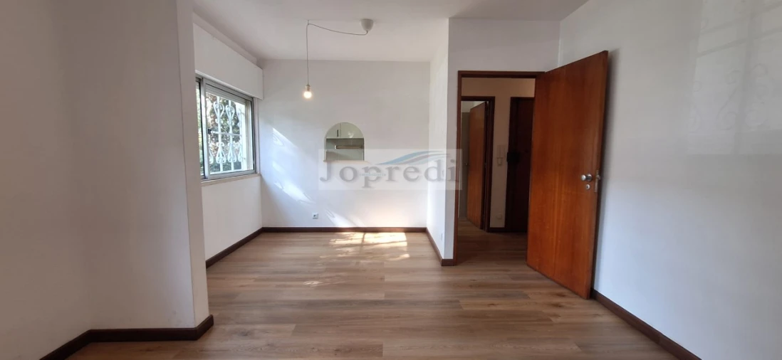 Apartamento T3 para Arrendamento em Oeiras e São Julião da Barra, Paço de Arcos e Caxias Foto 2